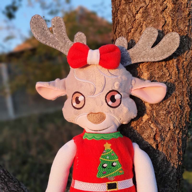 Sammy reindeer Doll 4 SIZES ith machine embroidery design