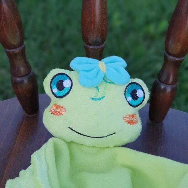 Rue frog Lovey machine embroidery design ith
